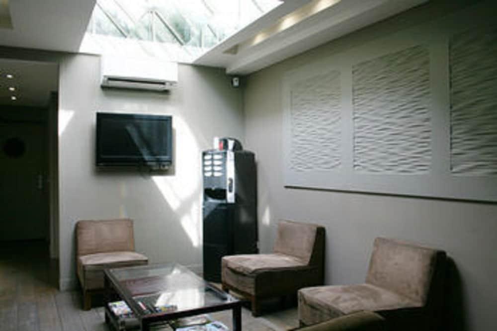 Hotel Western Le Montmartre – Saint Pierre