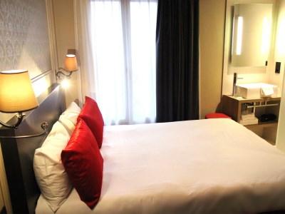 Western Le Montmartre – Saint Pierre Paris