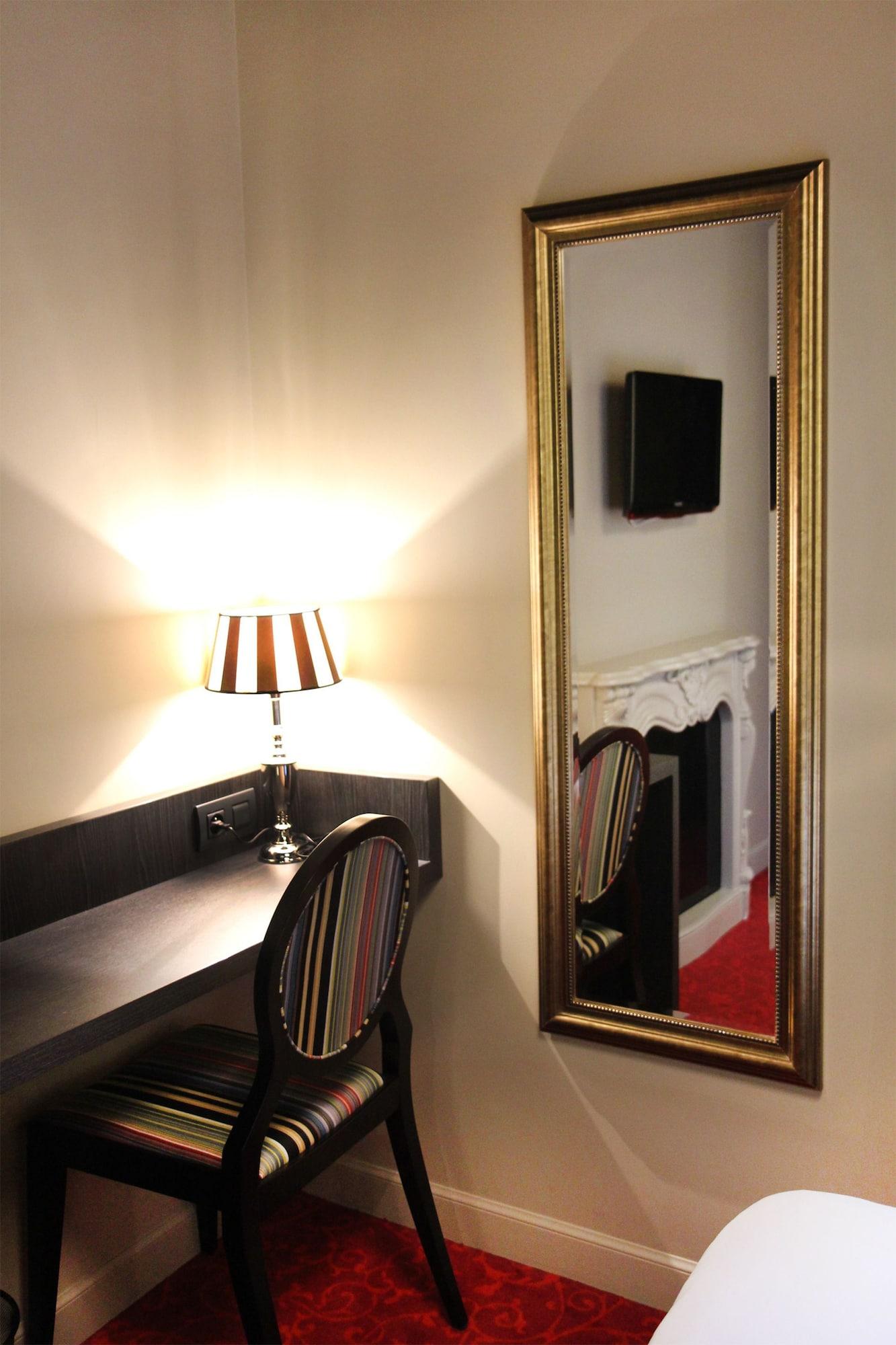 Western Le Montmartre – Saint Pierre 3*