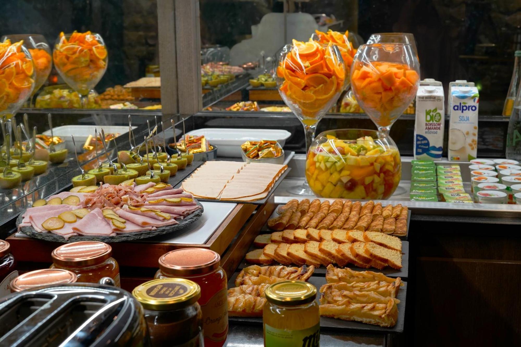 Hotel Western Le Montmartre – Saint Pierre Paris