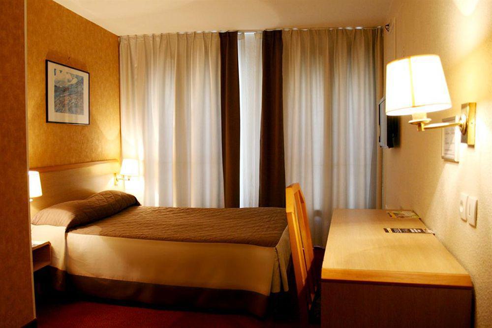 Hotel Western Le Montmartre – Saint Pierre