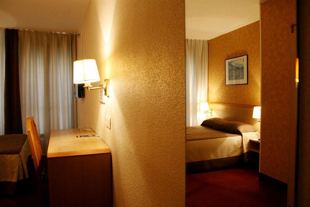 Western Le Montmartre – Saint Pierre Hotel